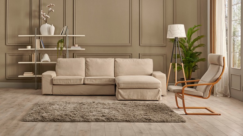 a tan living room