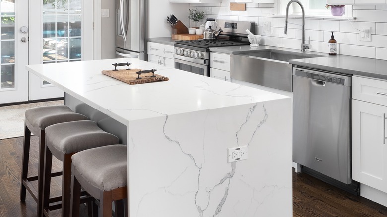 Timeless white kitchen