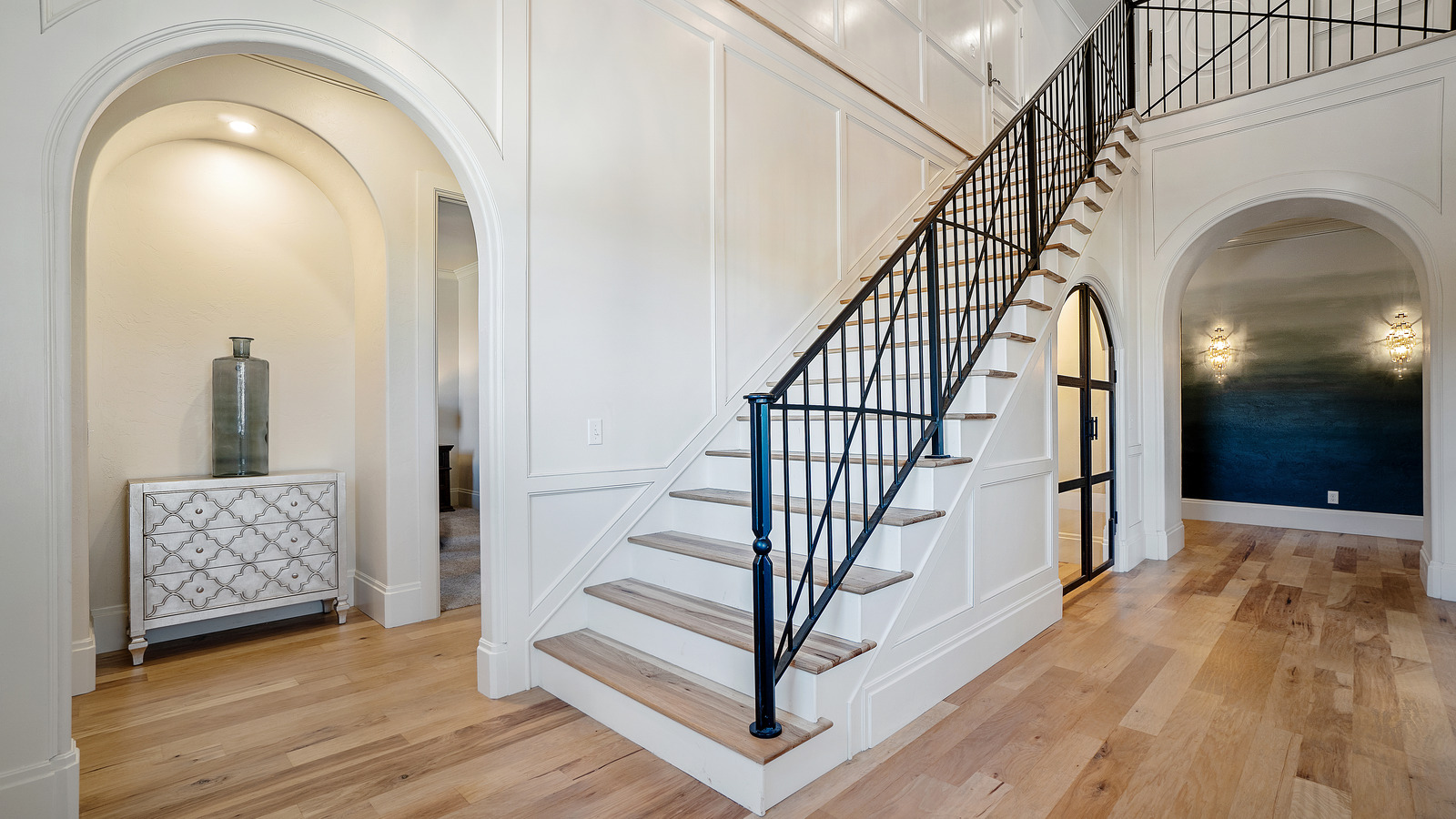 15 Chic Stair Railing Ideas to Update Your Staircase