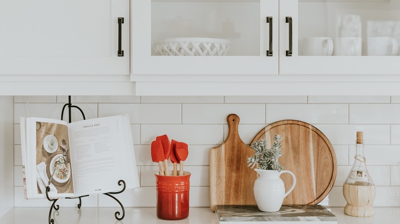 white country kitchen vignette