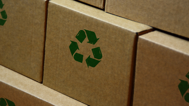 Cardboard box 