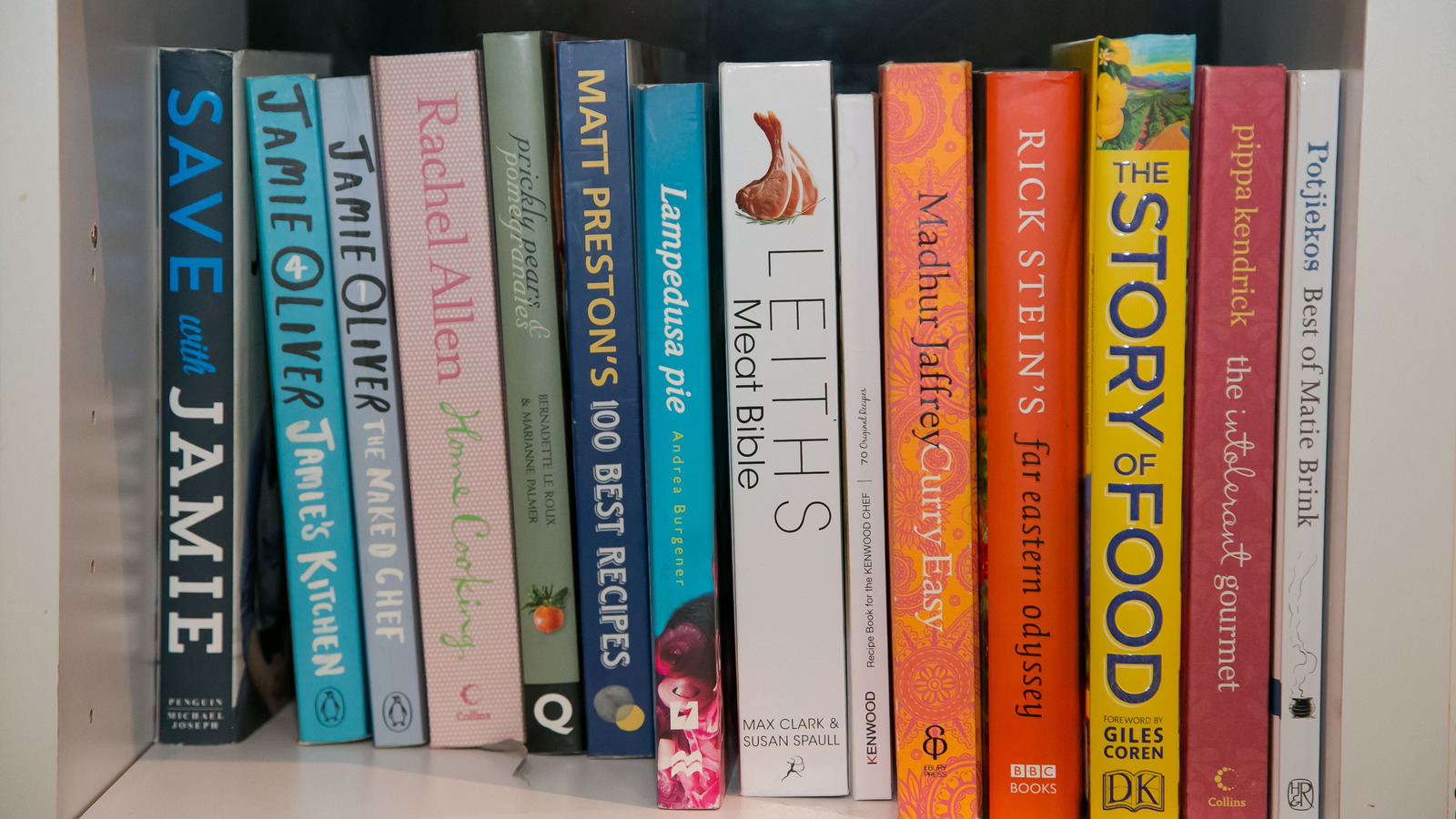5 Decorative Ways To Store Your Favorite Cookbooks At Home