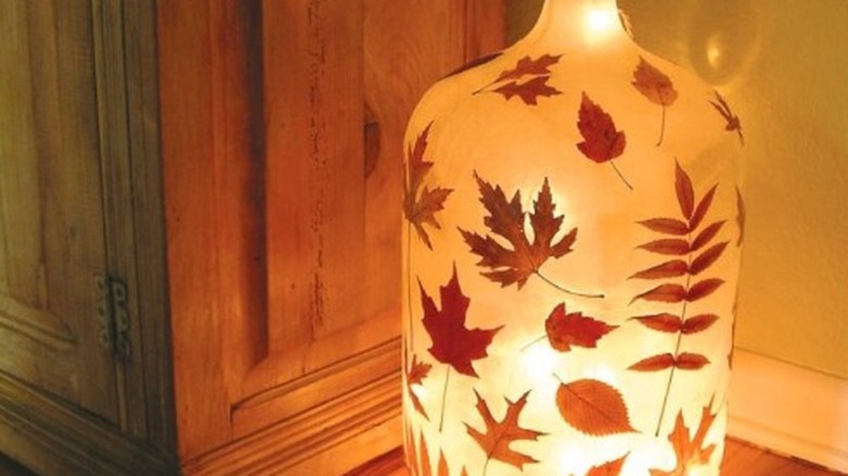 Photo of a lamp made of a 5 gallon jug