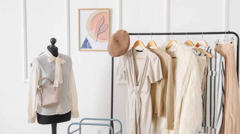 Clothing rack