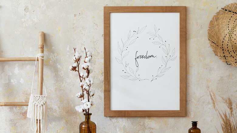 Wall-mounted decor