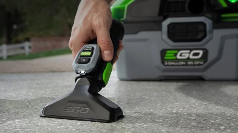 closeup on EGO wet/dry vacuum