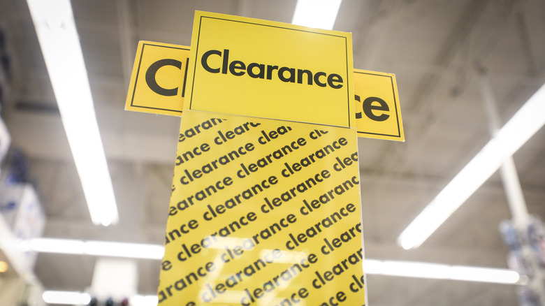 Sign marking clearance items