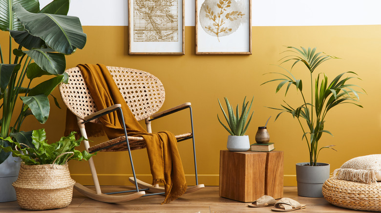 Yellow living room 