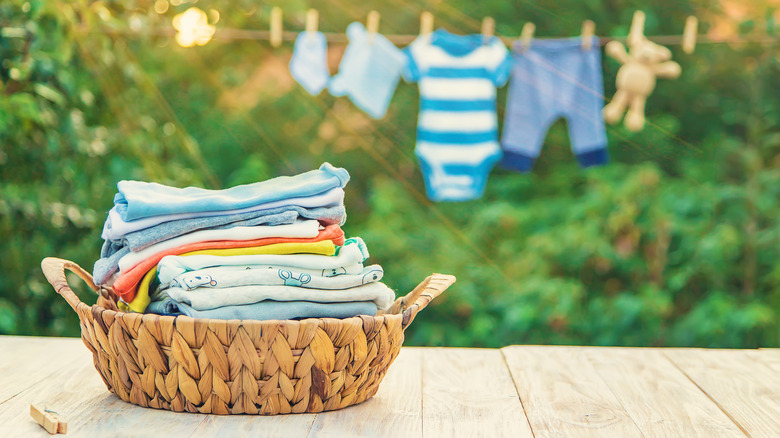 Folded laundry basket and line
