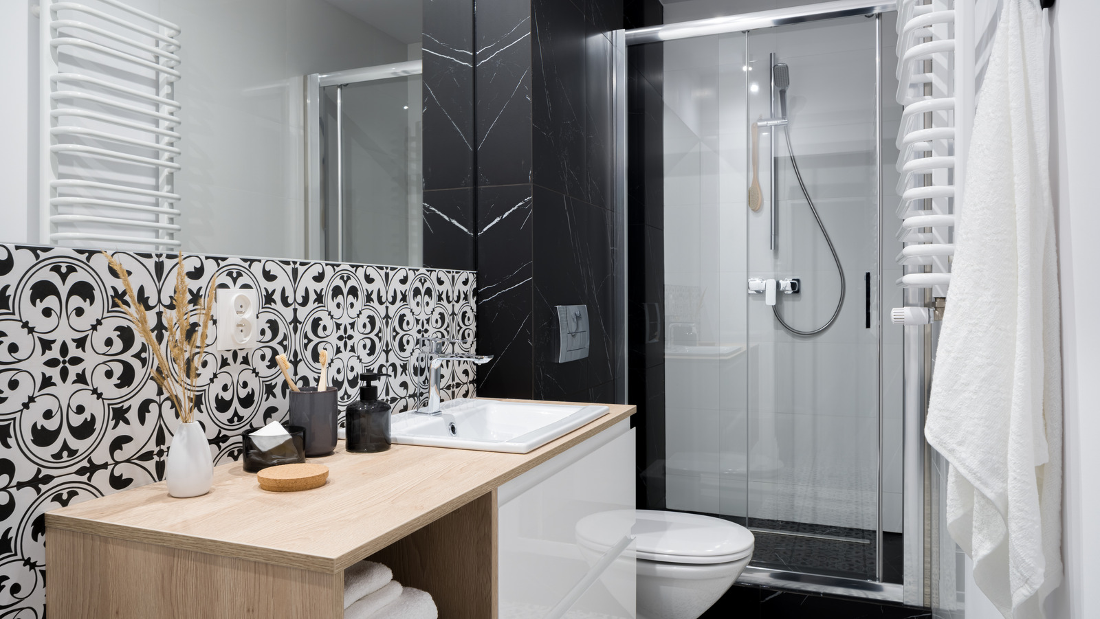 5 Simple Ways To Revamp Your Small Bathroom