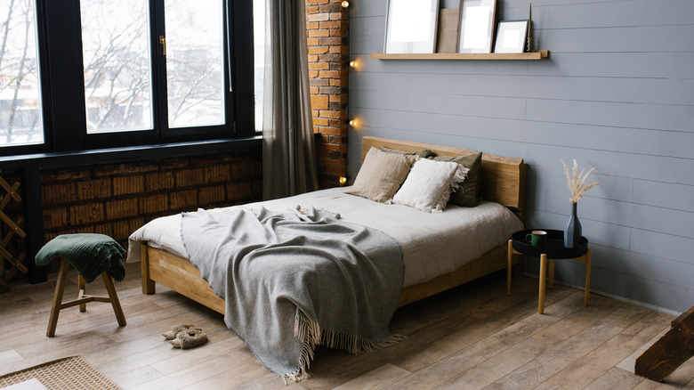 gray accent wall 
