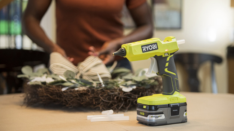 Ryobi glue gun and wreath
