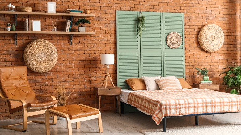 Large bedroom with lounger