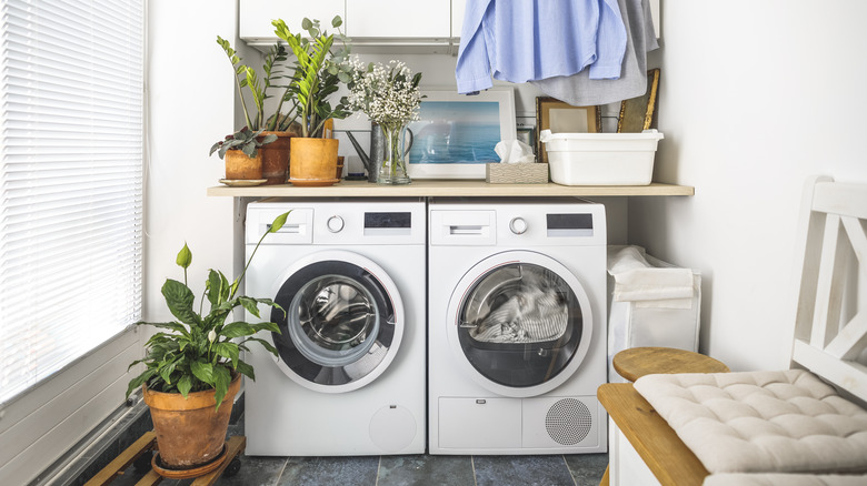 Fixer Upper-Inspired Laundry Room Decor Ideas You'll Want To Recreate
