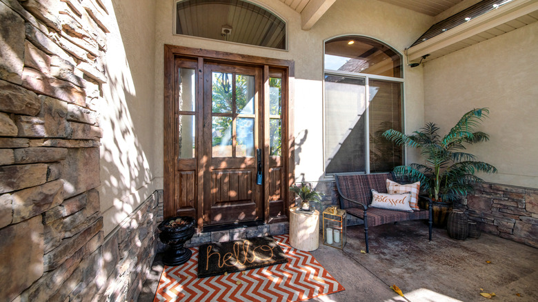 layer porch with accessories