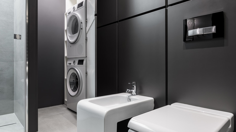 sophisticated black walls