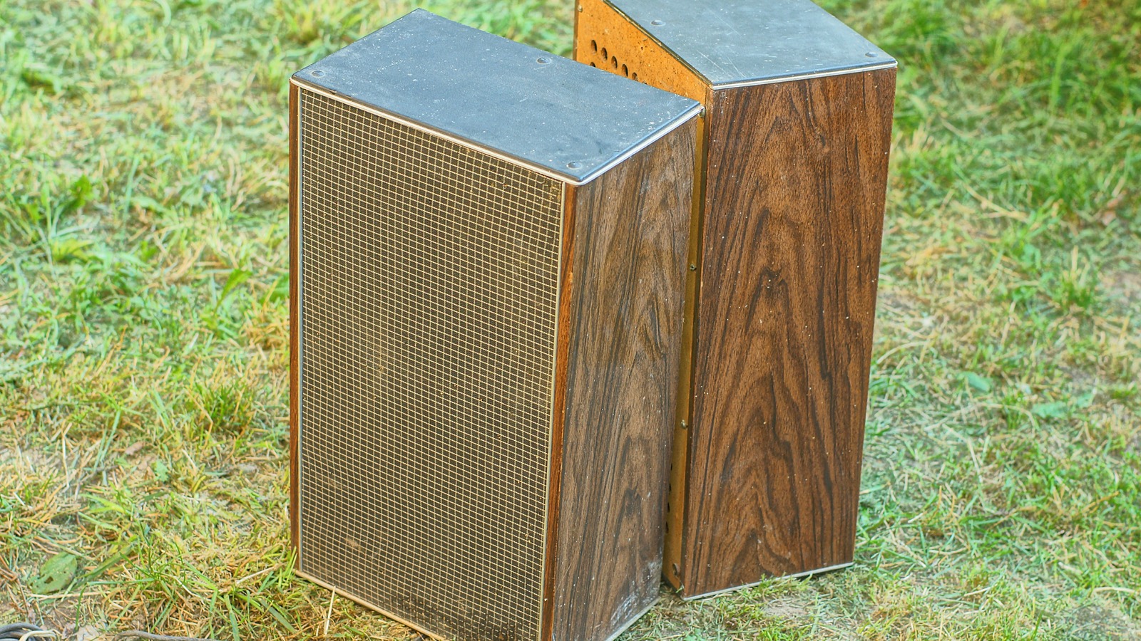 Take Old Speakers From Trash To Treasure With These Creative Ways To