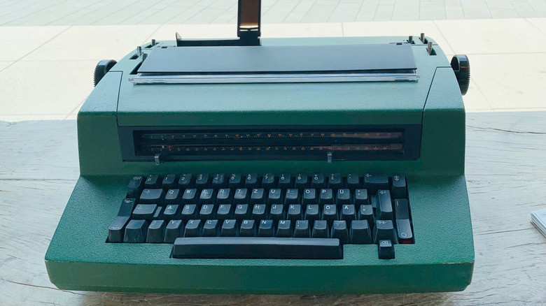 Vintage 1970s electric typewriter
