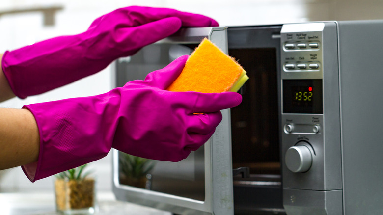 How To Clean A Smelly Microwave With Common Kitchen Products