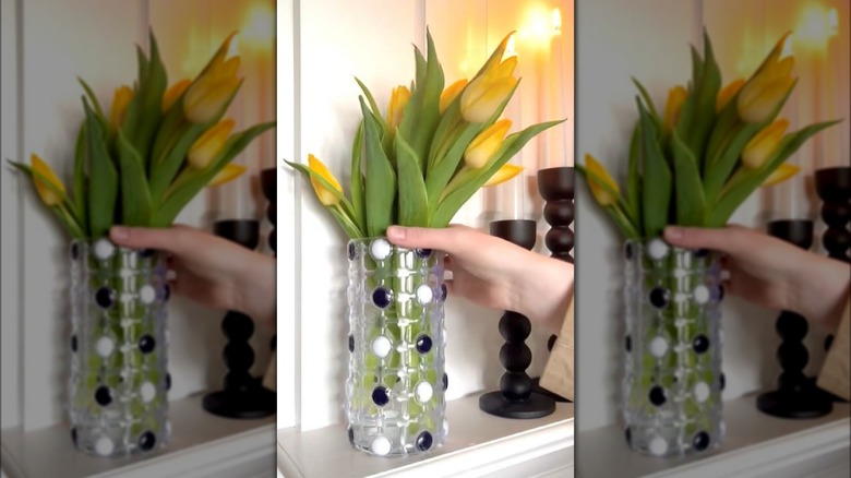 DIY decorative vase with Dollar Tree bath mat