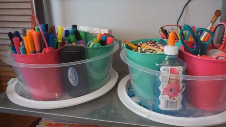 Cake container lazy susan DIY
