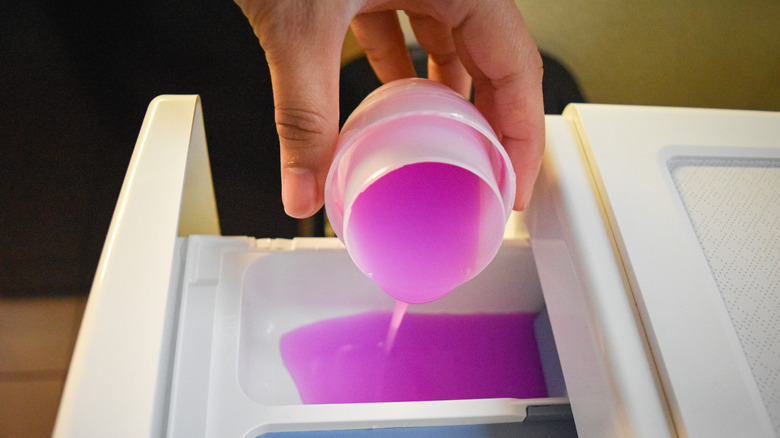 liquid laundry detergent dispensers