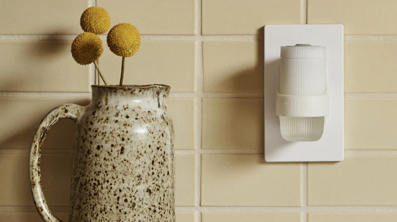 Mrs. Meyer's Clean Day oil warmer