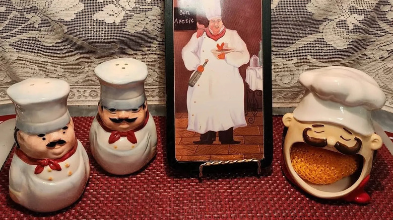 Chef decor items from the 2000s