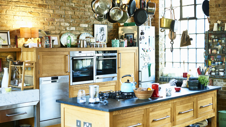 Kitchen island in a 2000s style kitchen