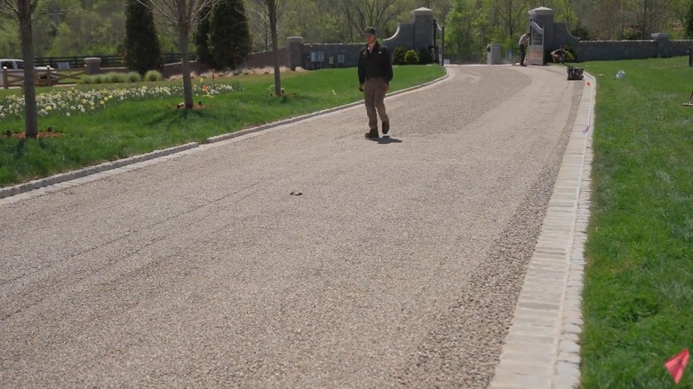 Chip seal pavement texture