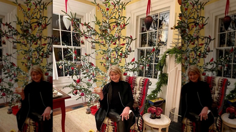 Martha Stewart in front of her tree