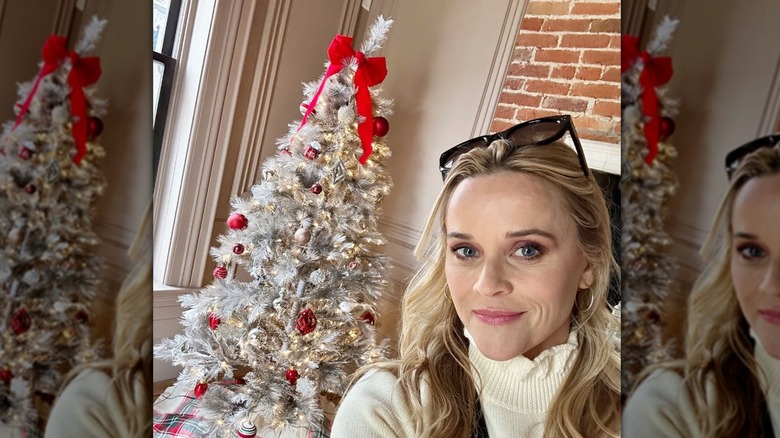 Reese Witherspoon with her tree