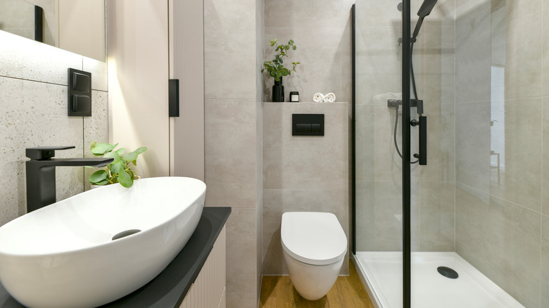 Small modern bathroom