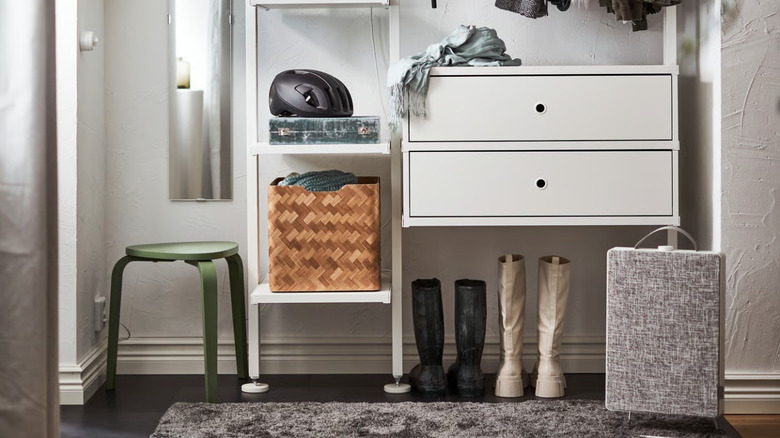 The ELVARLI shelving unit used by the entryway to store coats, shoes, and other entryway items.