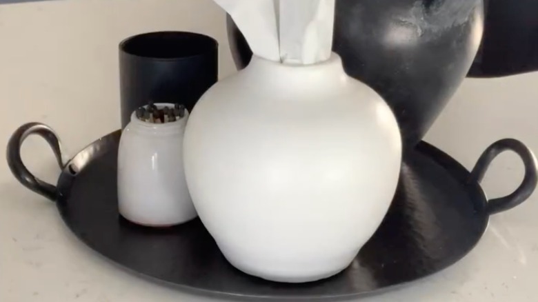 Ceramic vase as a tissue holder