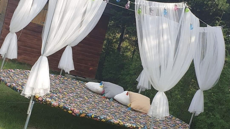 A lounge area made out of trampoline