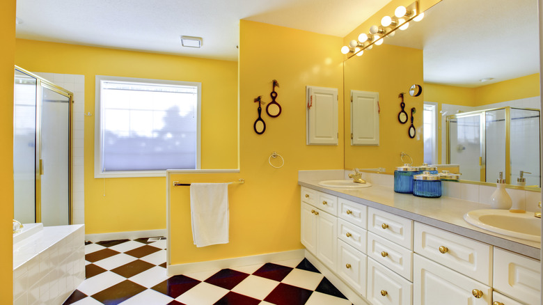 bathroom with yellow walls
