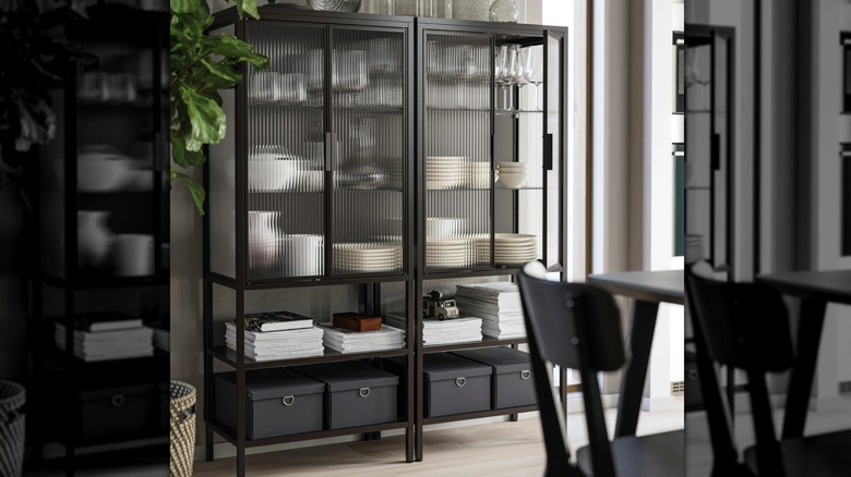 Fluted glass cabinet in dining room