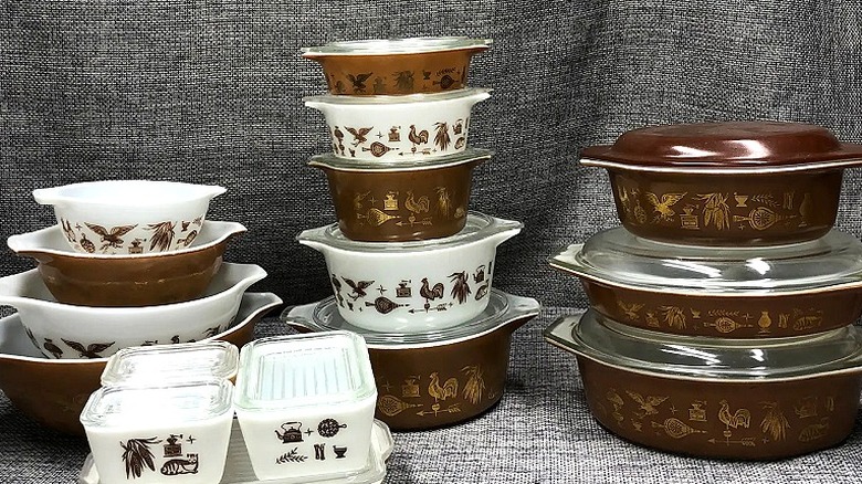 A collection of Pyrex Early American casserole dishes