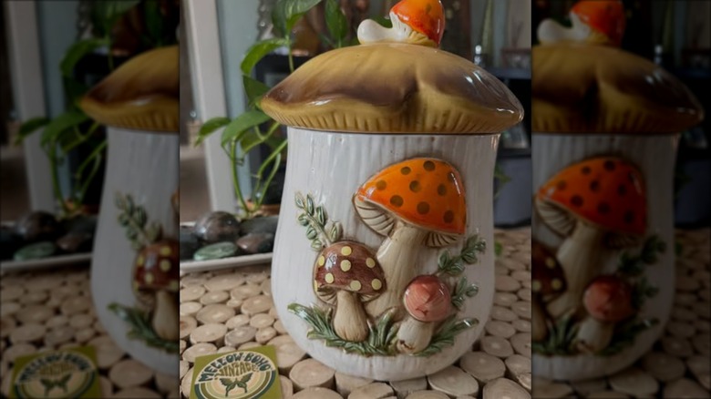 Vintage mushroom cookie jar