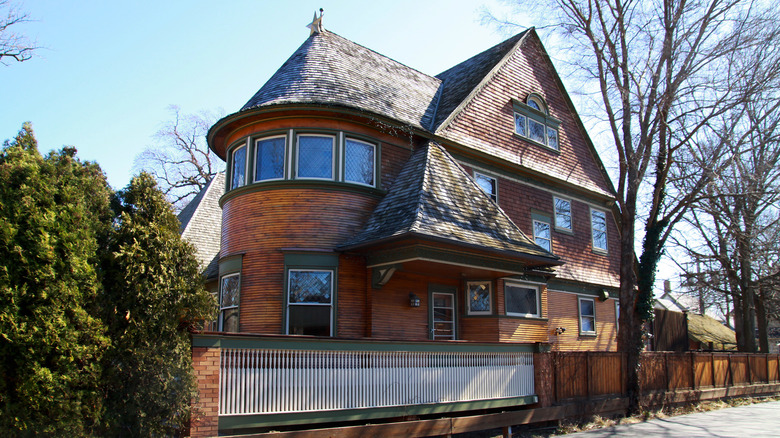 The Queen Anne style Walter M. Gale house in Chicago.