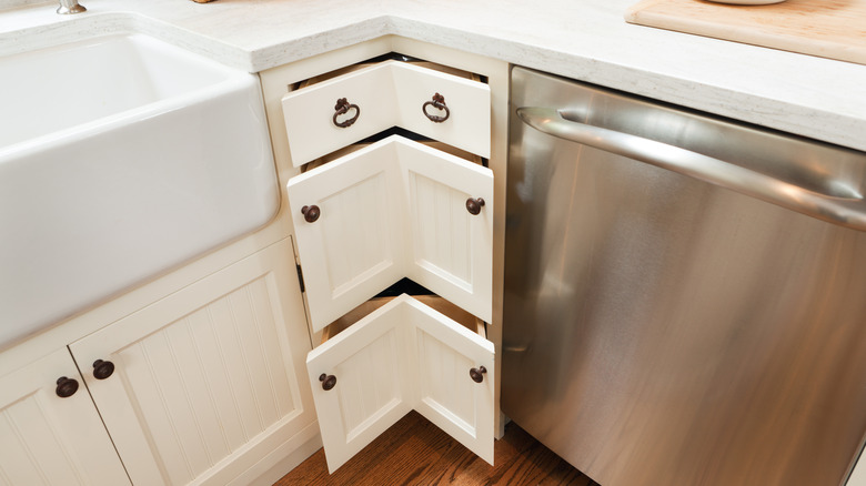 white corner kitchen drawers