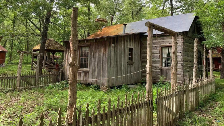 1830s cabin