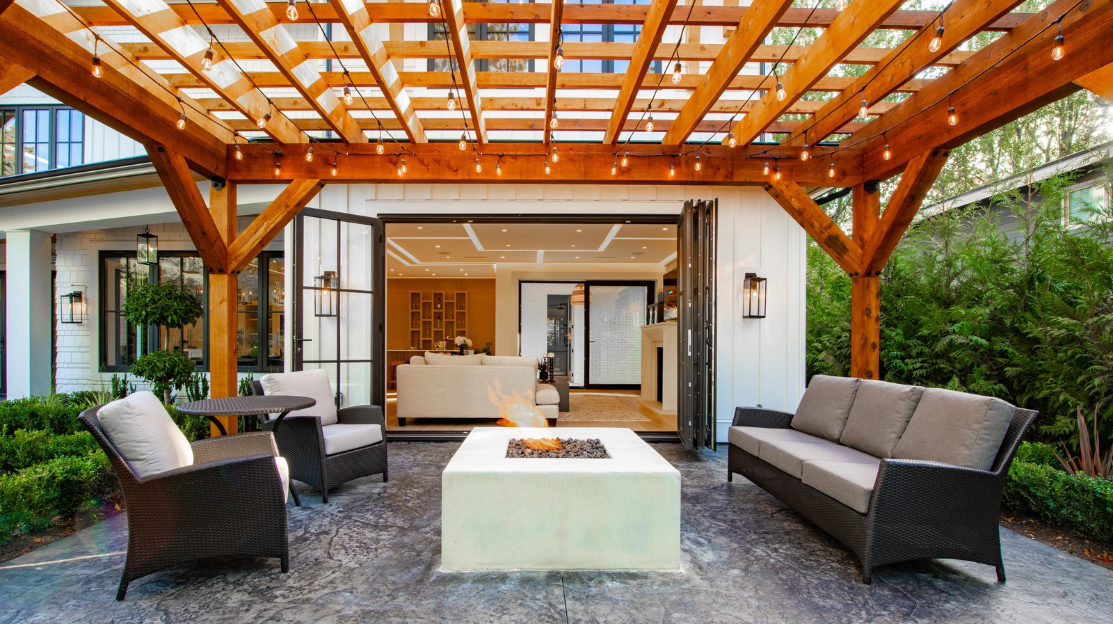 A Cleaning Expert Tells Us The Best Ways To Clean And Prepare Outdoor