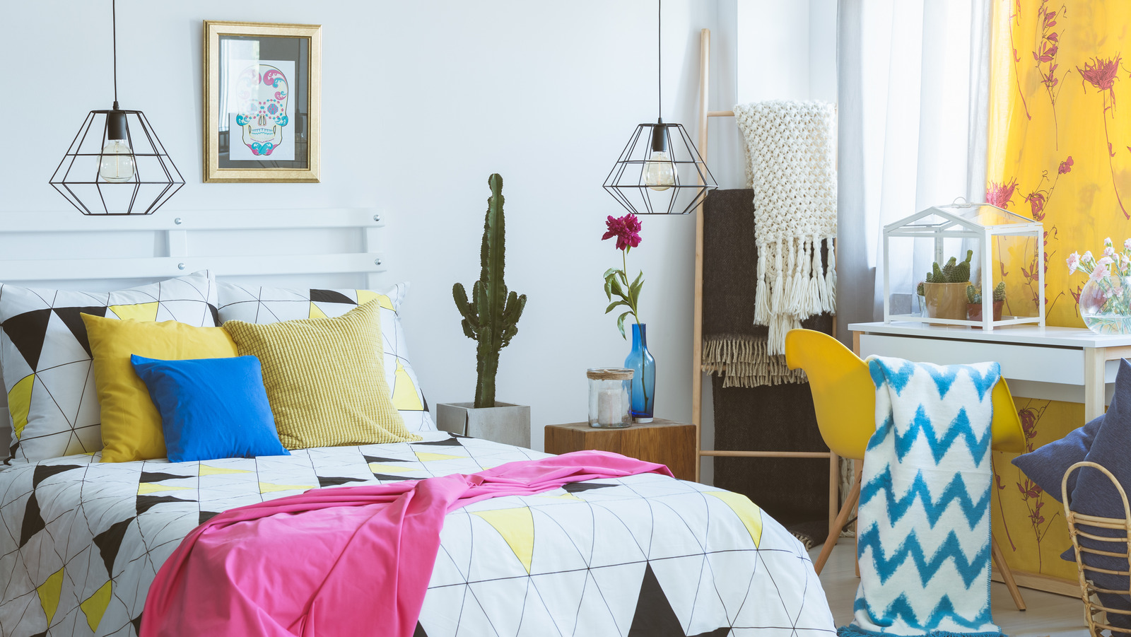 A Design Expert Explains How To Perfectly Mix Patterns In Your Home Decor