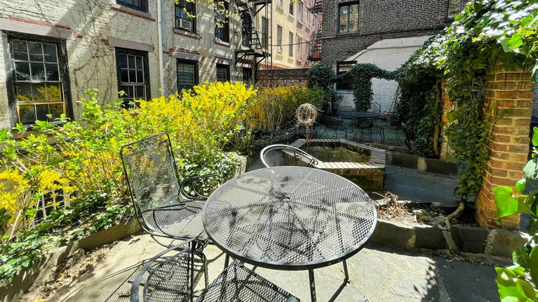 English garden in city