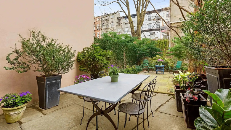 courtyard