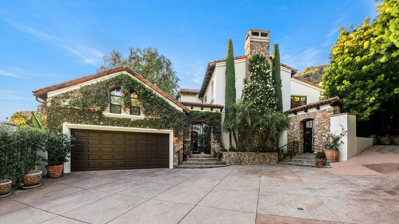 Tuscan style mansion exterior