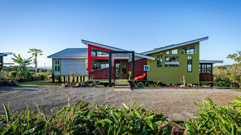 Front view of Hawaiian farm