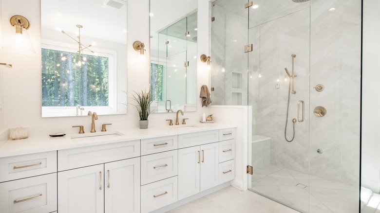 Modern white bathroom